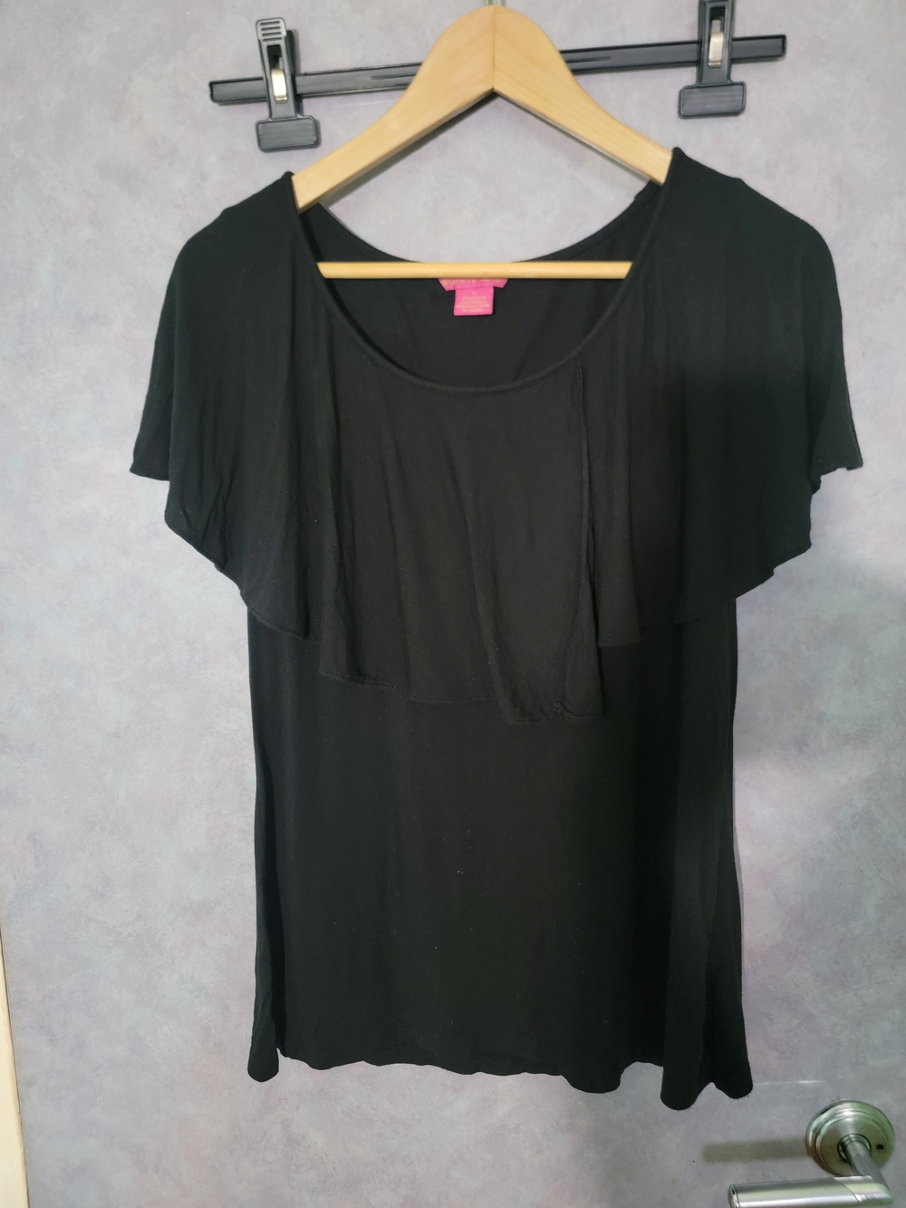 Sunny Leigh Black Ruffled Scoop-Neck Short Sleeve Top